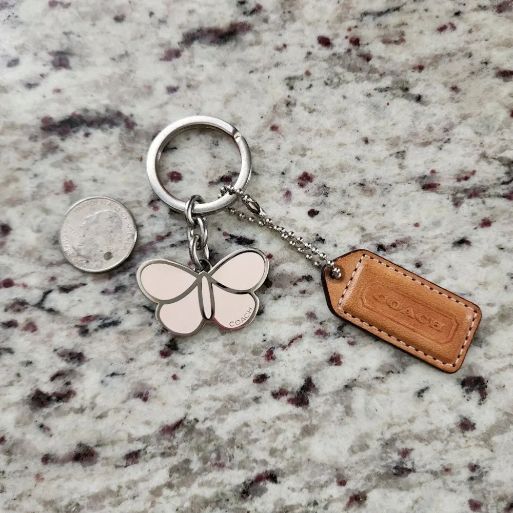 COACH Y2K Butterfly Bag Charm Pink Enamel Keychain Tan Vachetta Leather Hangtag